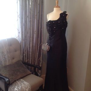 JOVANI EVENING GOWN